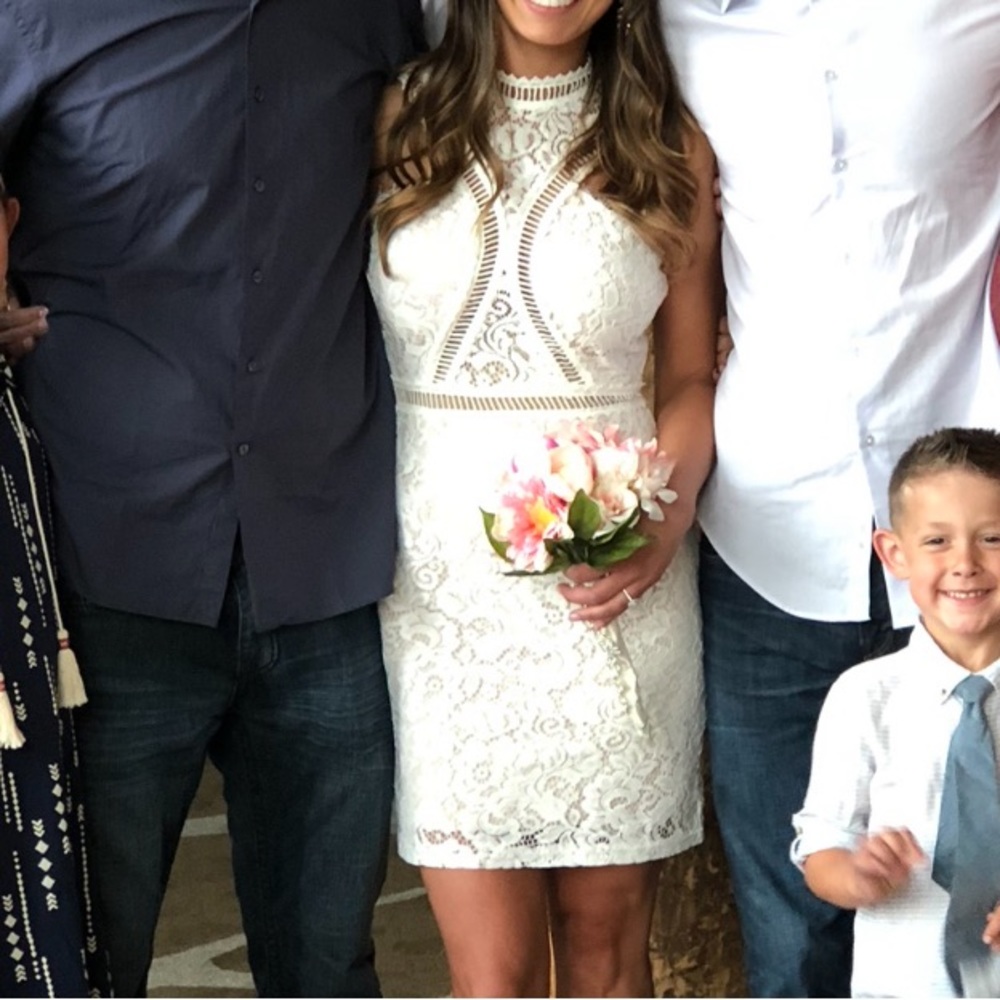 White lace dress 🤍